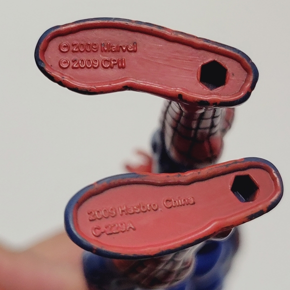 2009 Spider-Man Retro Marvel Legends 6" Action Figure - Picture 12 of 12